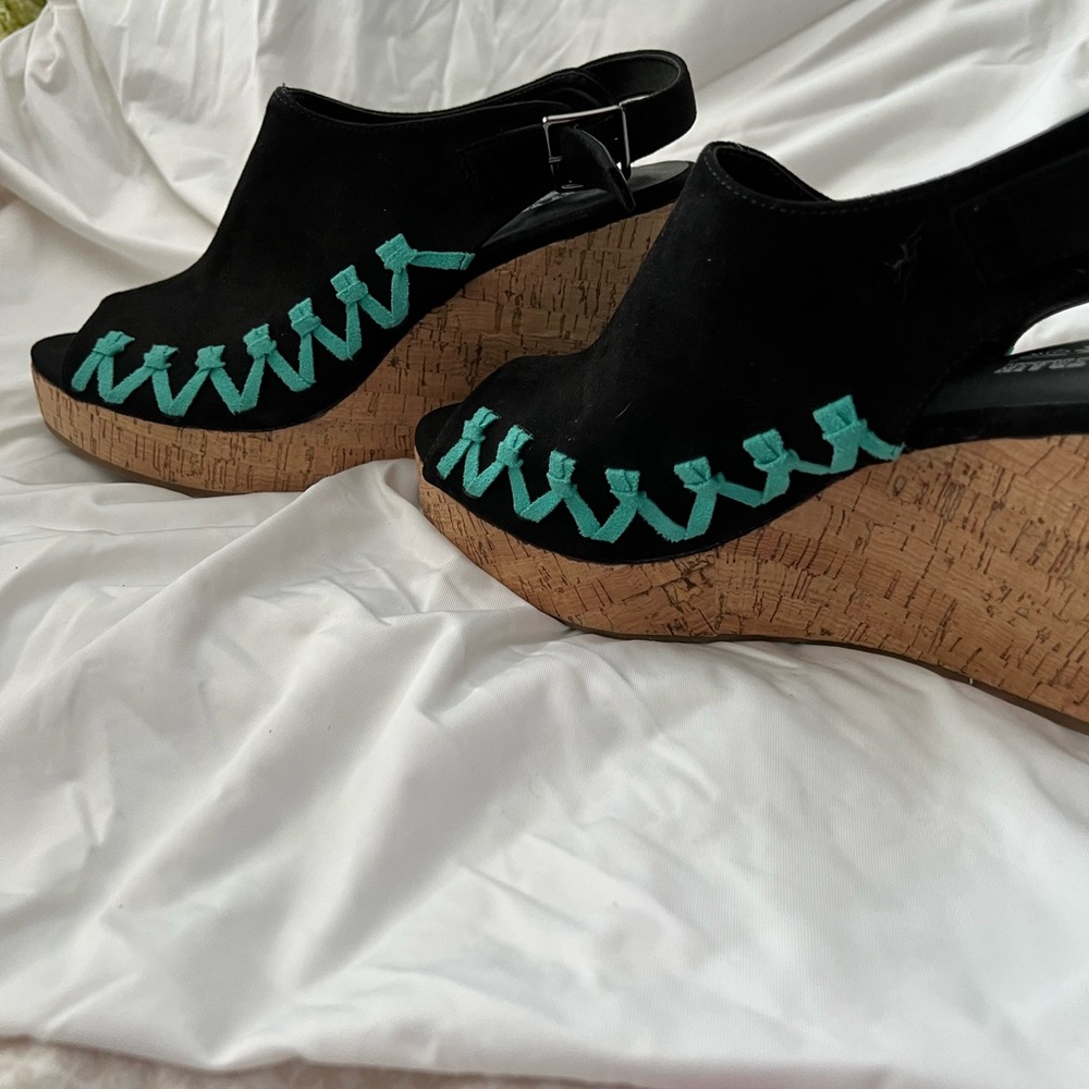 Teal and black, Crazy Train, sexy wedges.